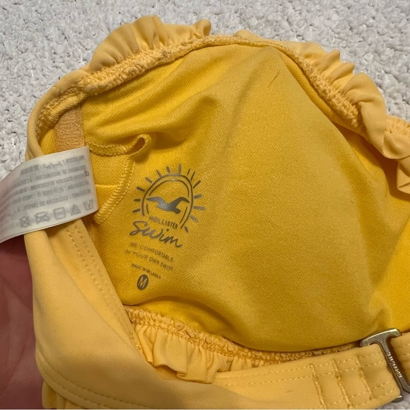 Yellow bikini - Picture 5 of 8